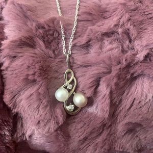 Vantel Pearl necklace, new never worn